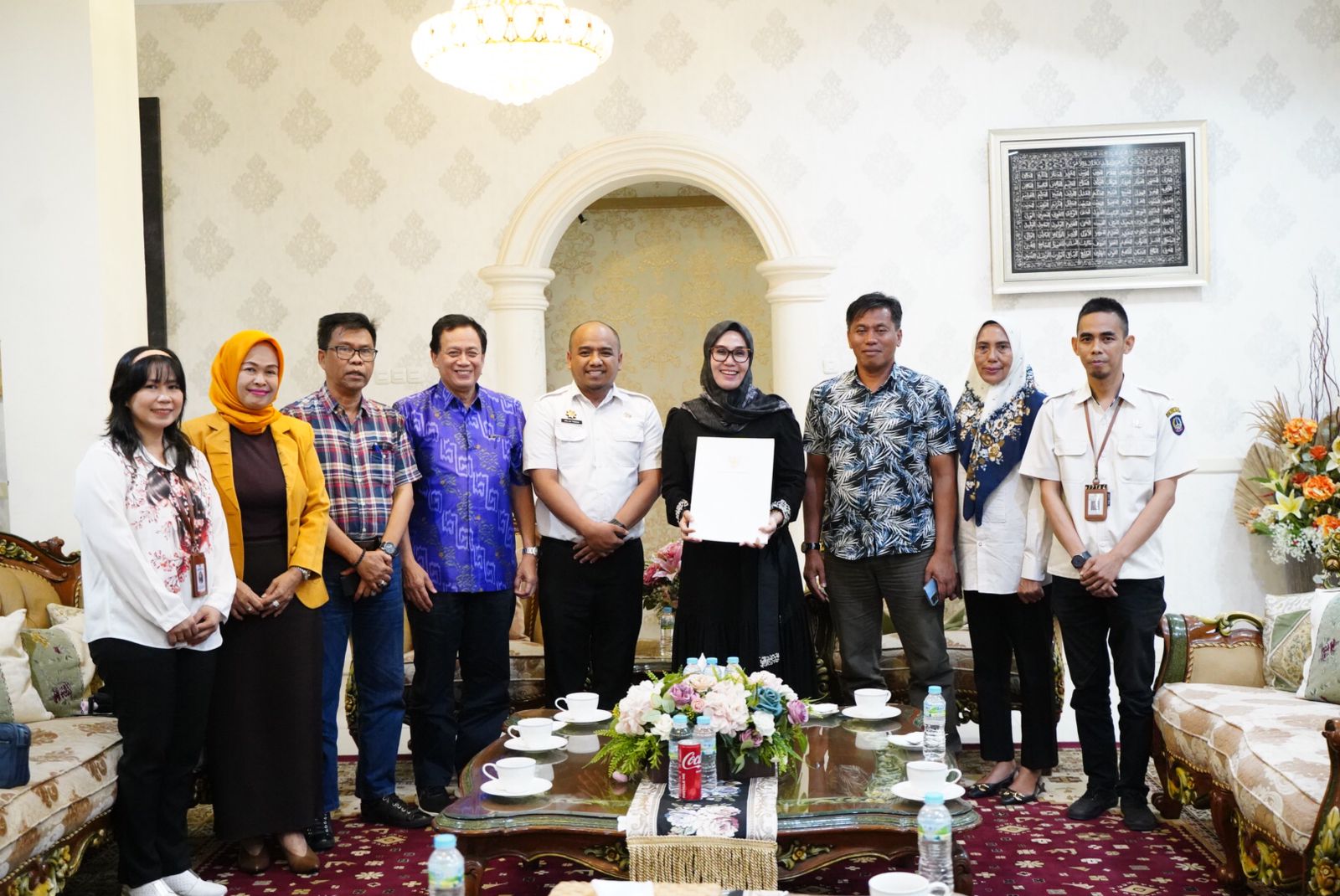 Pemprov Sulsel Serahkan Berkas Hasil Seleksi Calon Anggota KI Kepada DPRD Sulsel