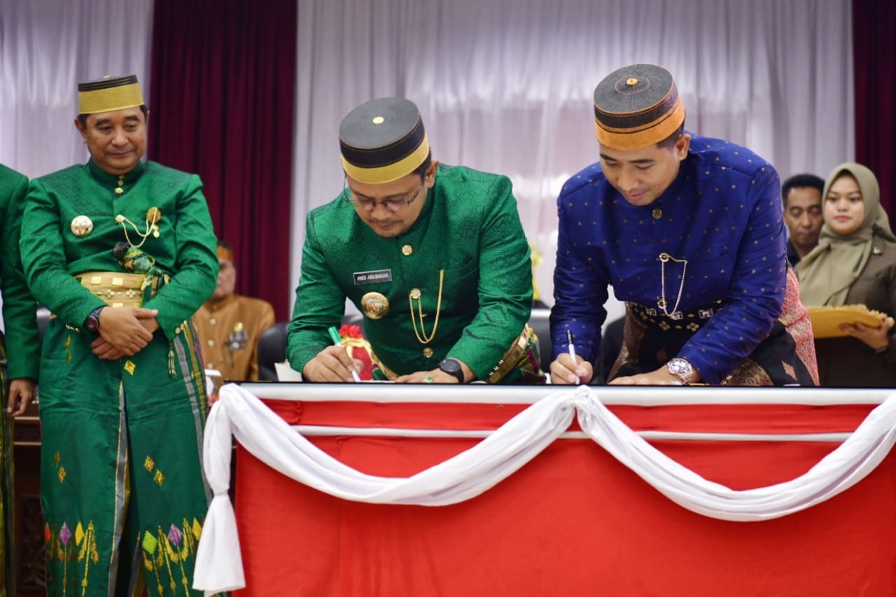 Hadiri HUT Bantaeng Ke-769, Pj Gubernur Sulsel Ajak Sukseskan Program Budidaya Pisang Cavendish