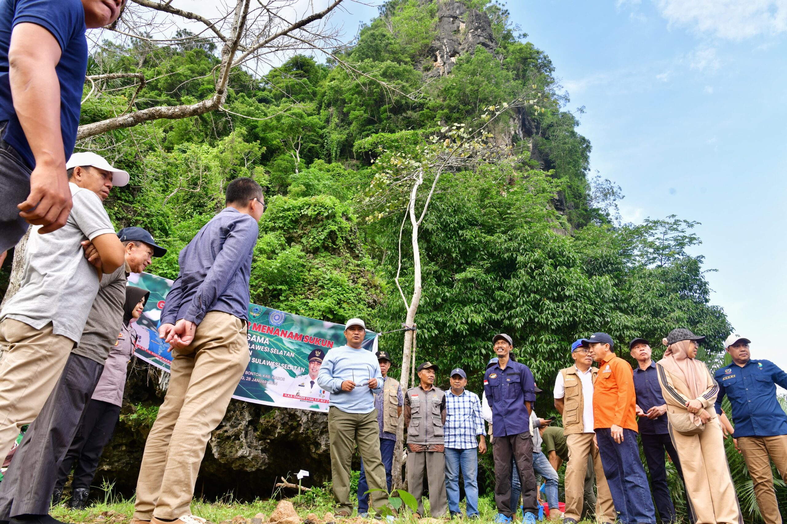Pj Gubernur Sulsel Komitmen Tingkatkan Daya Tarik Wisata Rammang-rammang
