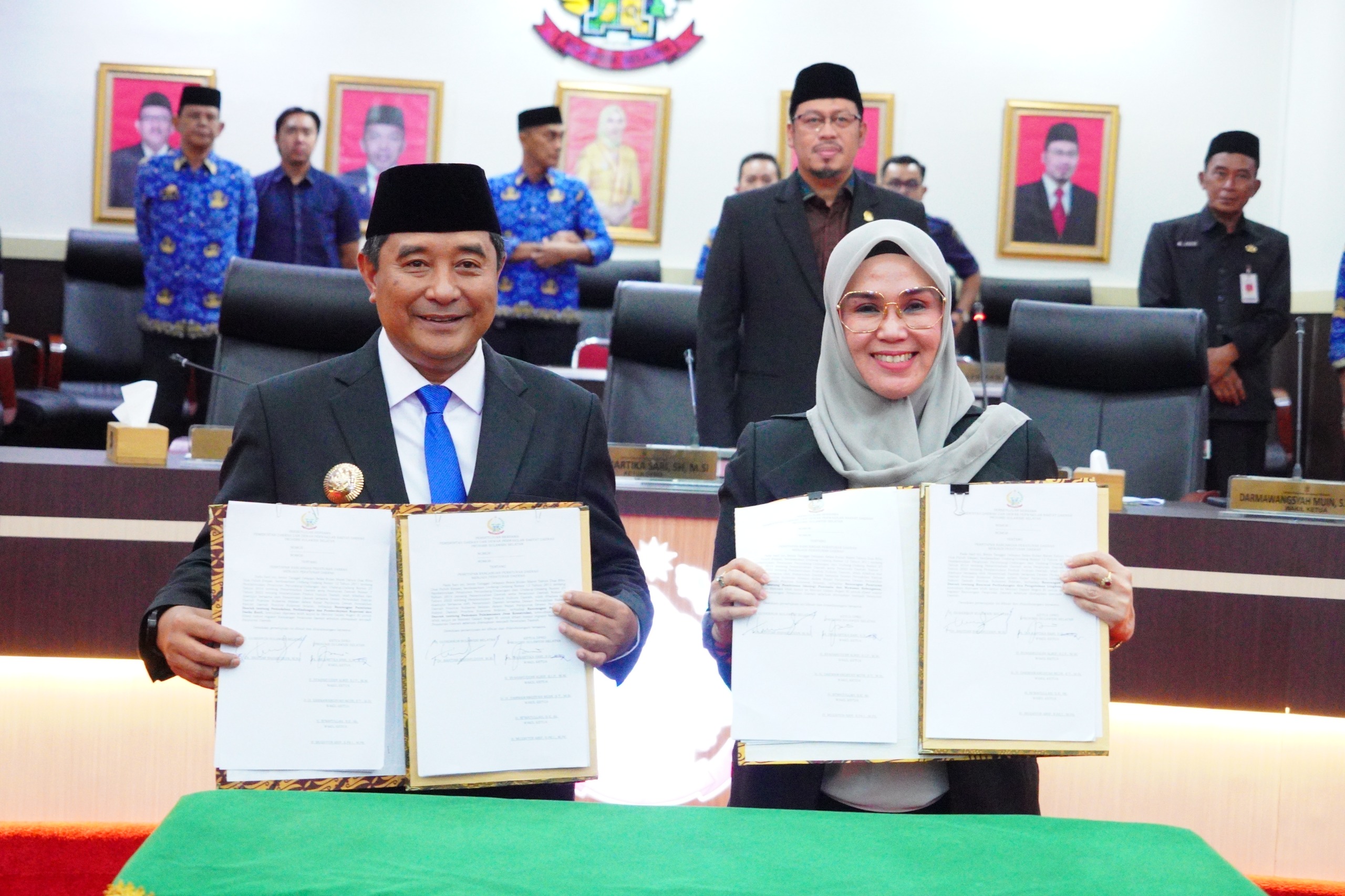 Empat Perda Baru Disahkan, Pj Gubernur Bahtiar Segera Terbitkan Pergub