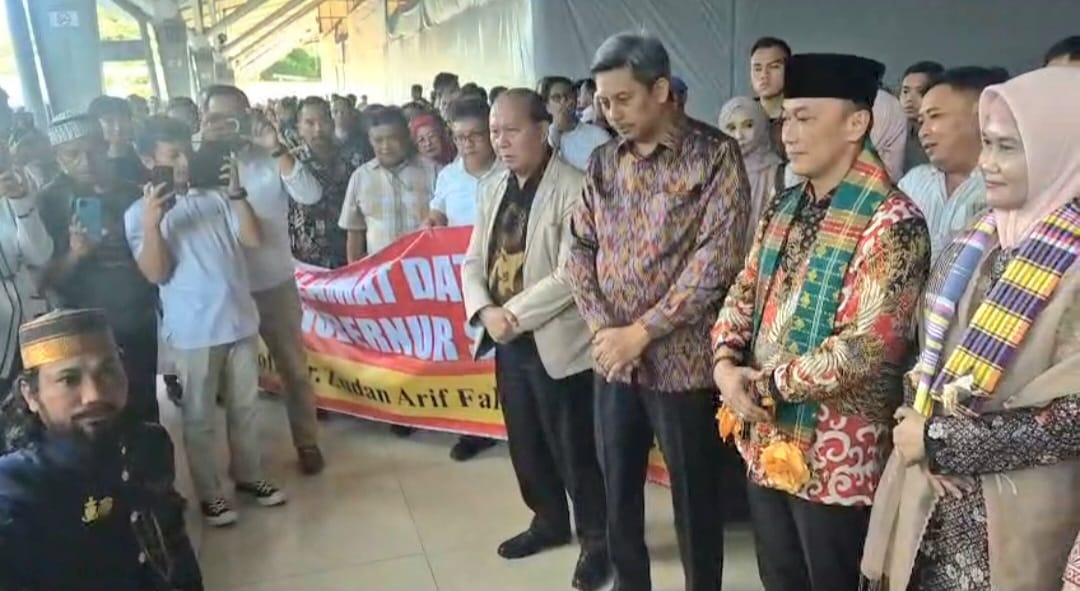 Pengurus Pusat IKA UNHAS dan IKA Maros Sambut Pj Gubenur Sulsel Zudan Arif di Bandara