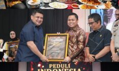 Wakil Ketua DPRD Sulsel Yasir MachmudTerima Penghargaan Tokoh Inspirasi Kepemimpinan Transformasional