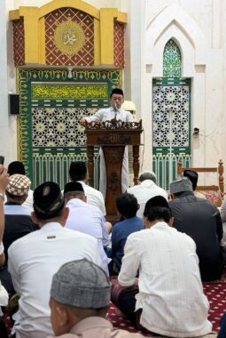 Bupati Sidrap Tarawih Pertama Ramadan 1447 H di Masjid Agung