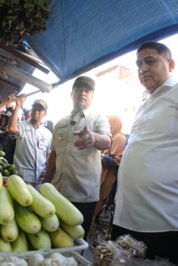 Wali Kota Munafri Bersama Gubernur Sulsel Pantau Harga Pangan di Pasar Terong