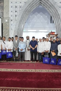 Lewat Safari Salat Subuh, Wali Kota Makassar Ajak Warga Perkuat Nilai Spiritual dan Kebersamaan