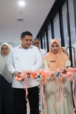 Resmikan Kantor Baru DWP, Wali Kota Munafri Tekankan Peran Pemberdayaan Keluarga