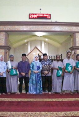 Safari Ramadan di Mamajang, Aliyah Mustika Ilham Tarawih Bersama Warga