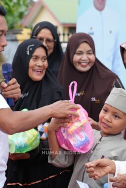 Safari Ramadan Berlanjut di Rappang, Warga Dapat Sembako dan Layanan Kesehatan