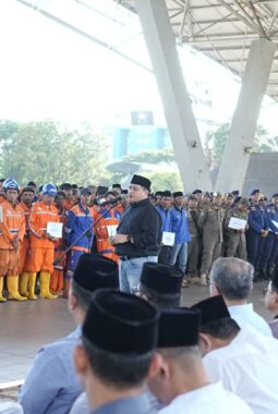 Bentuk Penghargaan, Munafri-Aliyah Serahkan 7.100 Paket Lebaran untuk Satgas Kebersihan Makassar