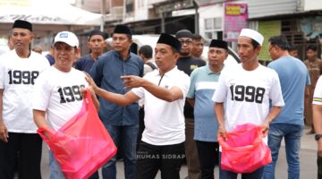 Sisi Humanis Bupati Sidrap, Berbagi Takjil Bersama Teman Sekolah