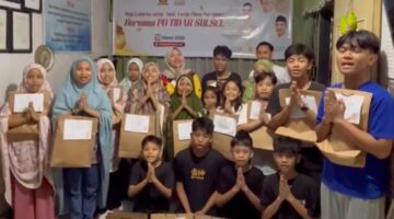 Bahagiakan Anak Yatim, Ketua TIDAR Vonny Ameliani Bagikan Baju Lebaran 