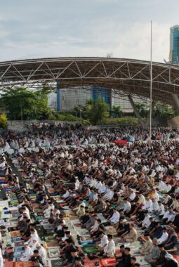 Wali Kota – Wawali Makassar Salat Id Bersama Ribuan Warga, Perkuat Kebersamaan di Hari Kemenangan