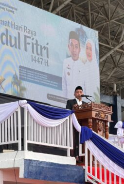 Bupati  dan Wakil Bupati Sidrap, Salat Idul Fitri Bersama di Stadion Ganggawa 