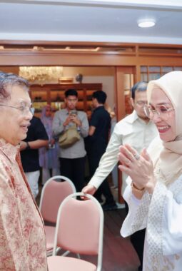 Bupati Barru Andi Ina Halal Bihalal di Kediaman Mantan  Wapres RI  Jusuf Kalla