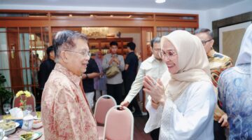 Bupati Barru Andi Ina Halal Bihalal di Kediaman Mantan  Wapres RI  Jusuf Kalla