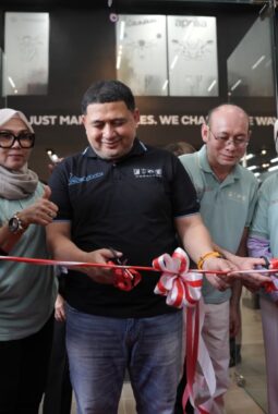 Wali Kota Makassar Resmikan Showroom Motoplex Putra Sulawesi di Veteran Selatan