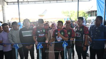 Putar Roda Ekonomi dari Desa, Bupati Resmikan AJ Sport Apparel di Talumae
