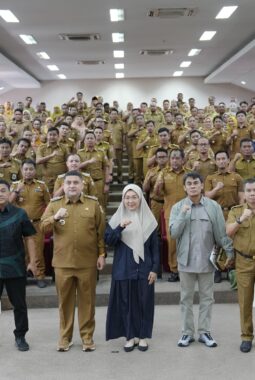 Wali Kota Munafri Minta Camat-Lurah Bergerak Cepat Atur Ulang Waktu Angkut Sampah di Makassar