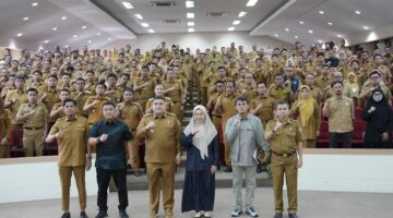 Wali Kota Munafri Minta Camat-Lurah Bergerak Cepat Atur Ulang Waktu Angkut Sampah di Makassar