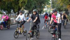 Foto Humas Pemkot Makassar||Walikota Makassar Bersepeda Tinjau Kebersihan Kota Tetap Tejaga