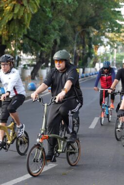 Gowes Pantau Kebersihan Kota, Appi Langsung Tuntaskan Aduan Sampah dan Pohon Tumbang di Kanal