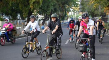 Foto Humas Pemkot Makassar||Walikota Makassar Bersepeda Tinjau Kebersihan Kota Tetap Tejaga