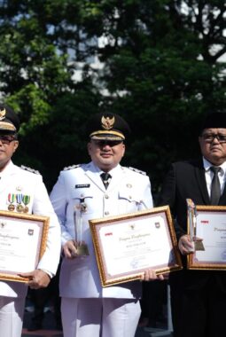 Makassar Bersinar di Panggung Nasional: Satu-satunya dari Luar Jawa Raih Penghargaan di Hari Otda