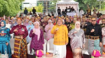 Kado Hardiknas untuk Warga Makassar, Munafri Tambah Insentif Guru hingga Fasilitas Siswa di Sekolah