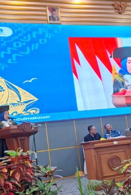 Pesan Wabup Nurkanaah untuk Wisudawan UT: Berikan Kontribusi Terbaik bagi Daerah