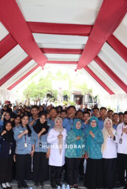 Penyaluran Vitamin dan Makanan Tambahan di SMKN 1 Sidrap: Upaya Nyata Ciptakan Generasi Sehat
