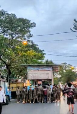 Pemkot Makassar Tertibkan 178 Lapak PKL di Mariso, Utamakan Pendekatan Humanis