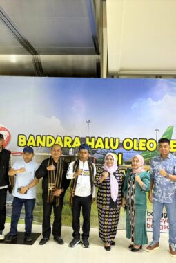 Bupati Sidrap dan Ketua DPRD Beserta Rombongan Tiba di Kendari 