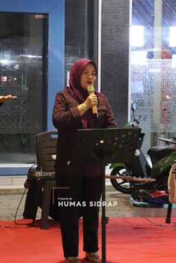 Kawal Ekonomi Lokal, Nurkanaah Sambangi Pelaku UMKM di Terminal Lama Rappang