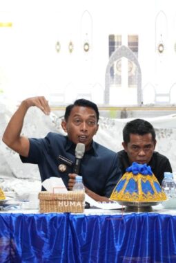 Bupati Sidrap Kumpulkan Peternak Ayam dan Pedagang Ambil 10 Langkah Taktis Stabilkan Rantai Pasok Telur