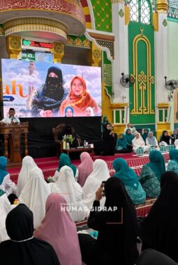 Bupati Syahar dan Wabup Nurkanaah Kompak Hadiri Safari Ummi Pipik di Sidrap