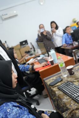 Pantau Verifikasi SPMB 2026, Wali Kota Munafri Tegaskan Tak Ada Ruang untuk Titipan dan Calo