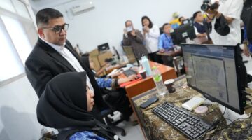 Pantau Verifikasi SPMB 2026, Wali Kota Munafri Tegaskan Tak Ada Ruang untuk Titipan dan Calo