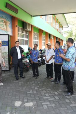 Disdik Makassar Dampingi Wali Kota Pantau Verifikasi SPMB, Tegaskan Seleksi Berjalan Transparan