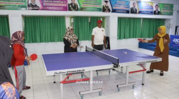 Wabup Nurkanaah Tinjau Venue Tenis Meja Porsenijar PGRI Sulsel, Coba Fasilitas Bersama Atlet Sidrap