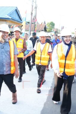 Tinjau Pengerjaan Ruas Jalan Rappang–Pangkajene Sidrap, Gubernur Sulsel Harapkan Manfaat Optimal bagi Warga