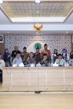 Taruna Ikrar Kunjungi MUI, BPOM Jajaki Sinergi Perkuat Jaminan Produk Halal yang Aman, Bermutu, dan Berkhasiat