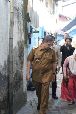 Wali Kota Appi Susuri Lorong di Wilayah Utara, Pastikan Air PDAM Mengalir ke Rumah Warga