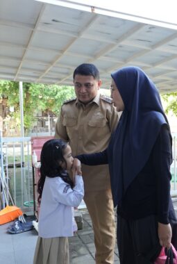 Appi  Antar Anak di Hari Pertama Sekolah dan Pantau MPLS di SD-SMP