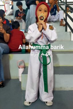 Malaika Afrah Shakira Harumkan Nama Mamuju, Raih Medali Emas Taekwondo di GOR UMI Makassar