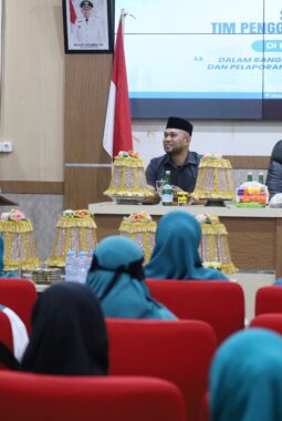 Ketua TP PKK Makassar Puji Kinerja Kader dan Pemcam Ujung Tanah dalam Mengawal Program Kebijakan