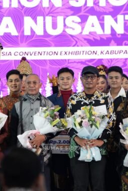 Fashion Show Sarung Sutra Sidrap Juara 1 Wastra Nusantara AOE 2026