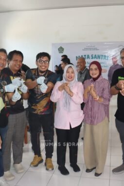 75 Anak Ikuti Sunatan Gratis di Passeno, Wabup Nurkanaah Apresiasi Semangat Berbagi