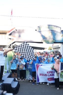 Minggu Pagi, Appi Lepas Ribuan Peserta PPNI Fun Run dan Jalan Sehat Gerakan Koperasi di Makassar