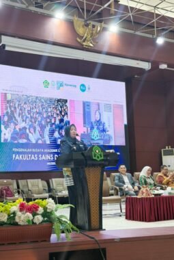 Nurkanaah Ajak Mahasiswa Baru UIN Alauddin Bangun Karakter dan Inovasi