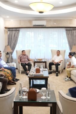 Bertemu Appi, Dirut Pertamina Pastikan Stok BBM Ditambah dan Pelayanan SPBU Dimaksimalkan